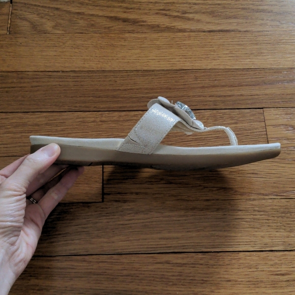 Cream Flower Sandals - Brand new! - Picture 5 of 7